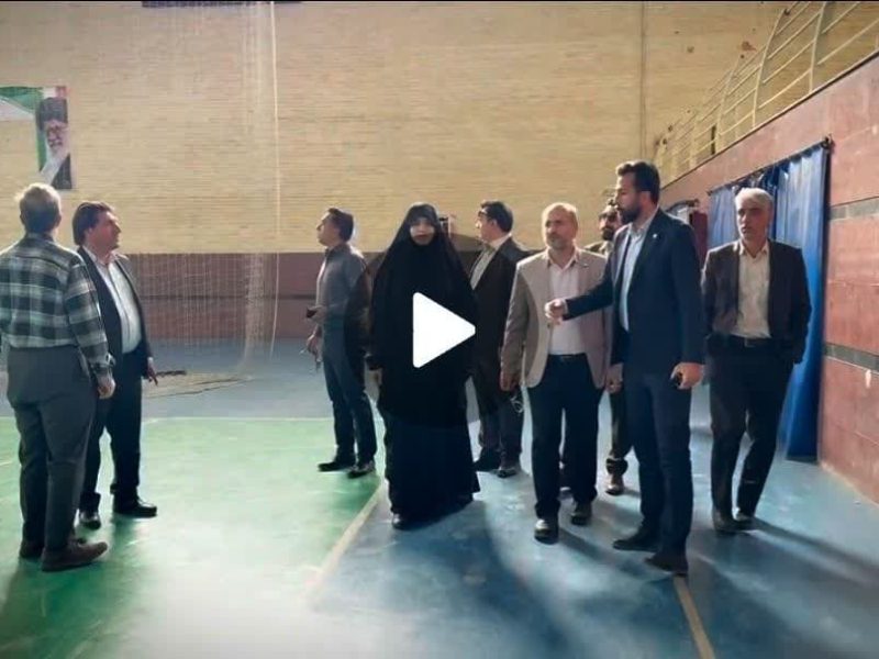 فیلم ///آماده سازی فضای شهری منطقه پنج برای استقبال از نوروز ۱۴۰۴